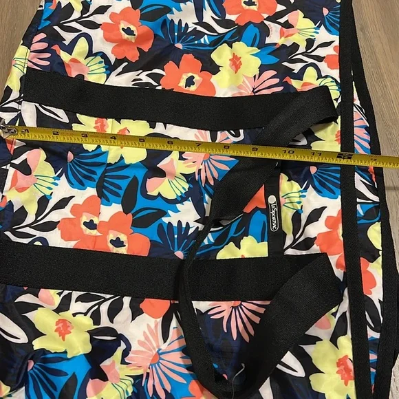 LeSportsac Alameda 3901 East/West Tote Bag and Pouch Set NWT - Picture 8 of 13